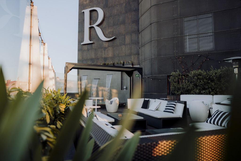 Dachterrasse mit Restaurant, Marriott Renaissance Hotel Barcelona