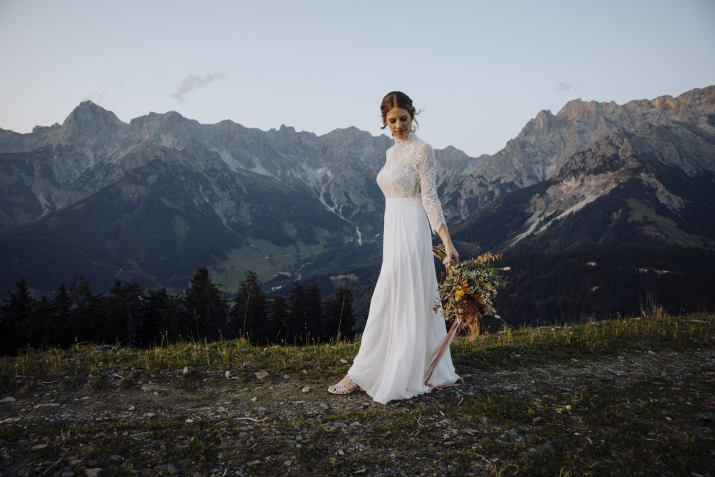 Braut bei Hochzeit am Berg, Salzburg