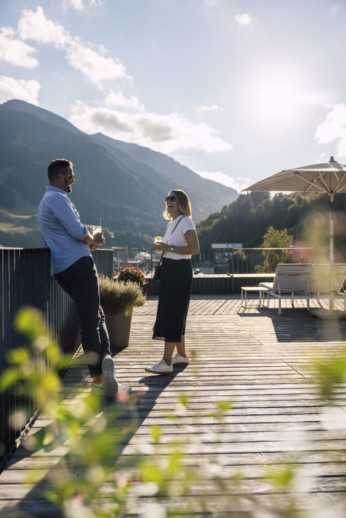 Rooftop-Bar und Drinks, Adler Resort Hinterglemm