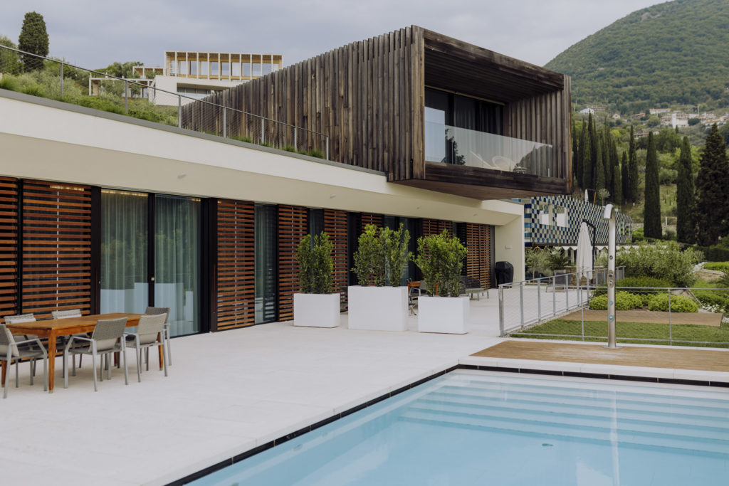 Modernes Luxusapartment mit Pool am Gardasee, Eden Reserve