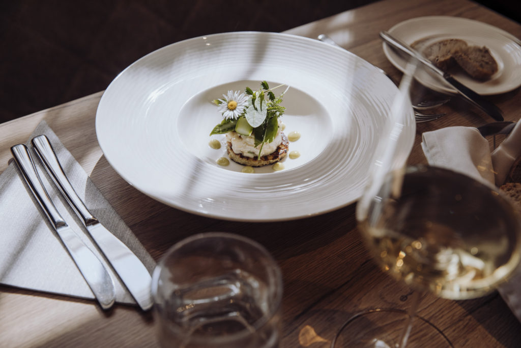 Essen auf Haubenniveau mit Kräutern, Haubenkoch Harthaller