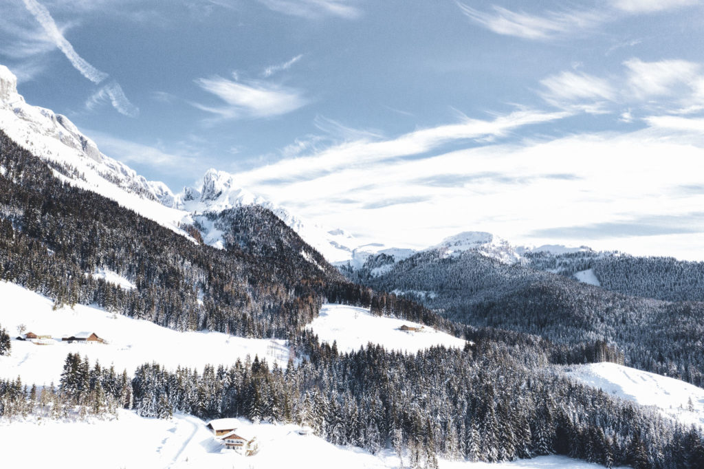 Drohnenfoto von Bischofsmütze im Winter, Salzburger Land