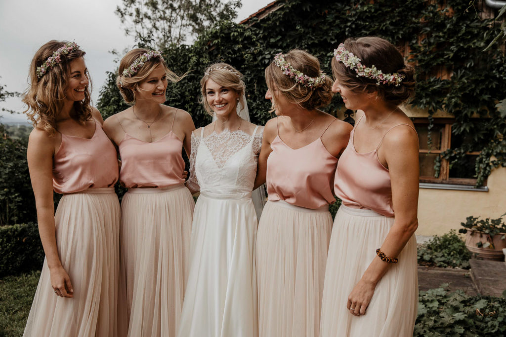 Braut mit Brautjungfern, Hochzeit Schloss Obermayerhofen