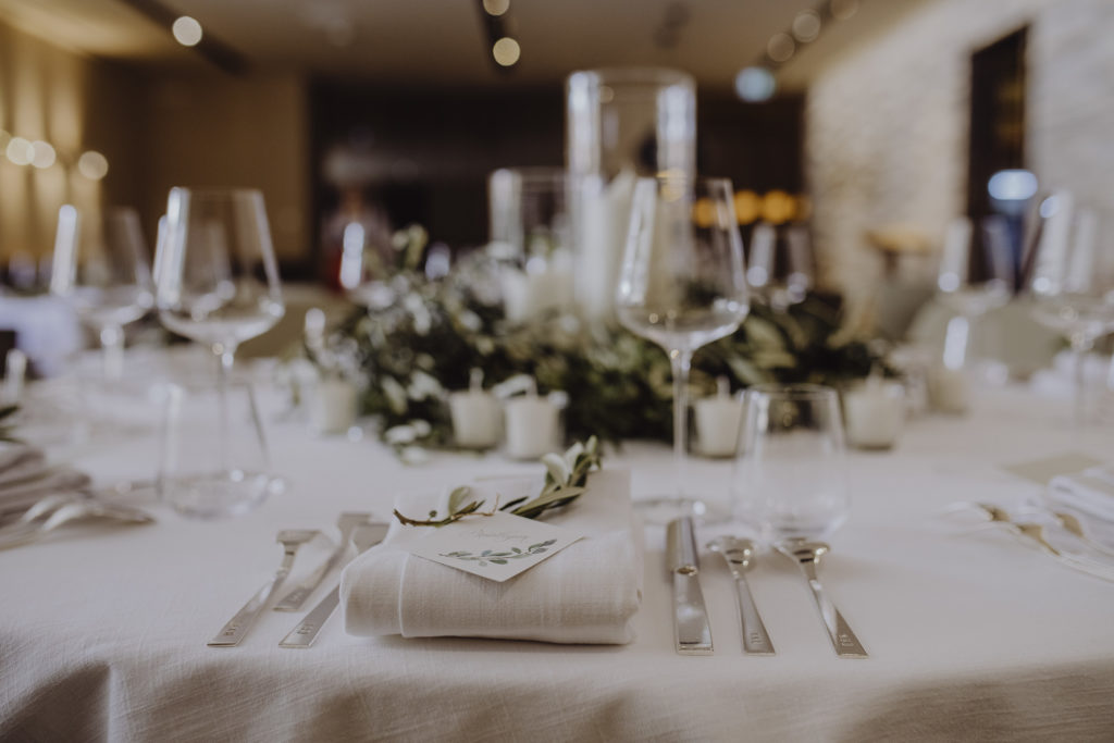 Detail vom gedeckten Tisch, Hochzeitslocation Döllerers Genusswelten, Salzburg