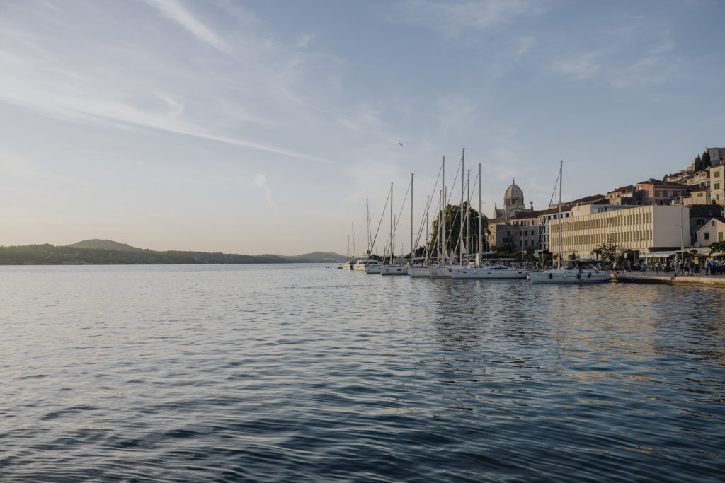 Hafen & Küstenstadt, VW California Roadtrip, Agentur Creating Click