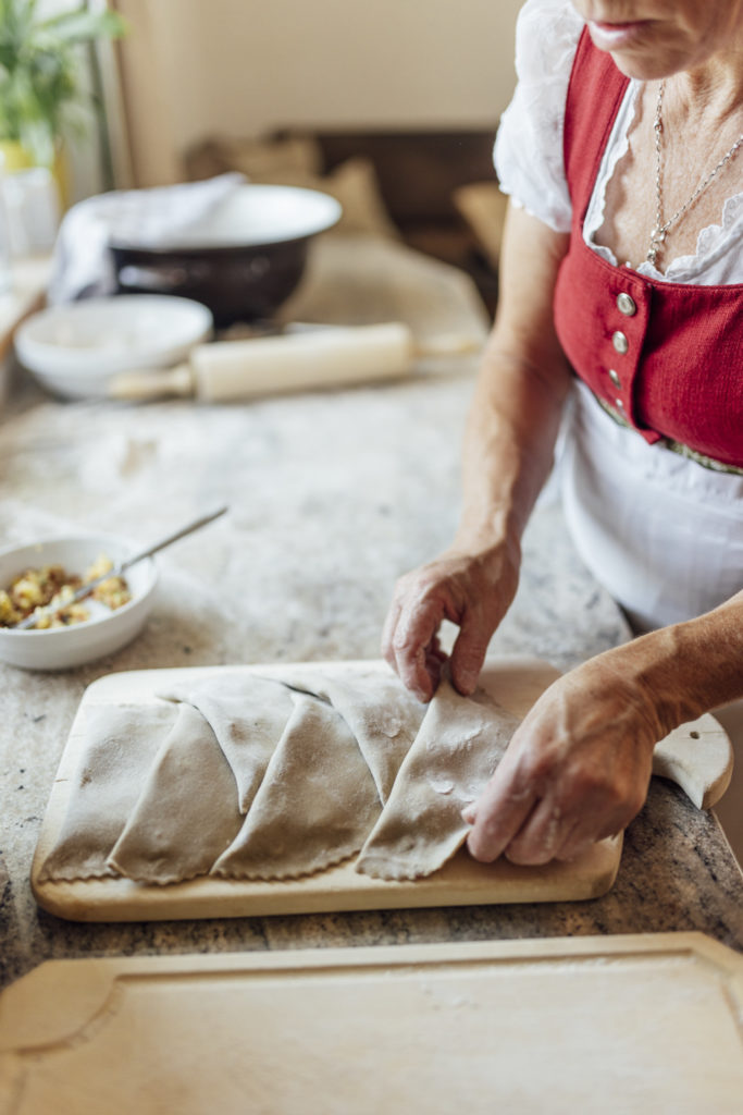 Saalbach Rammernalm Kulinarikshooting, Gastgeberin kocht